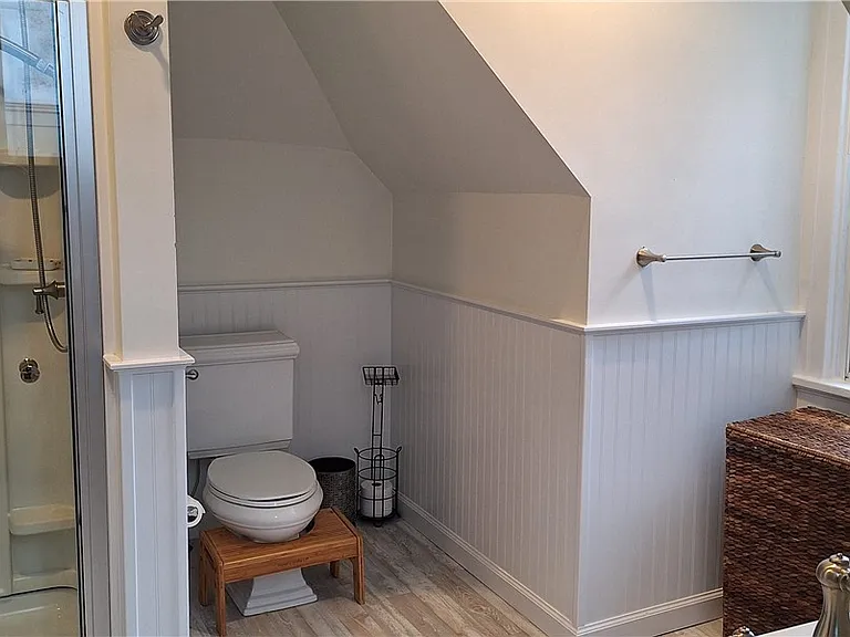 548 S Graham St — Photo 48