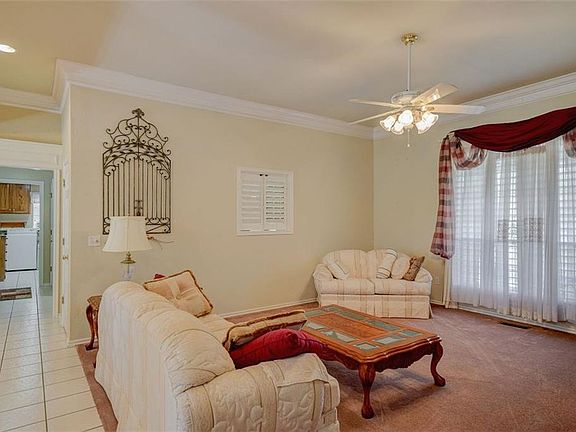 2nd image of 517 SW 85th St