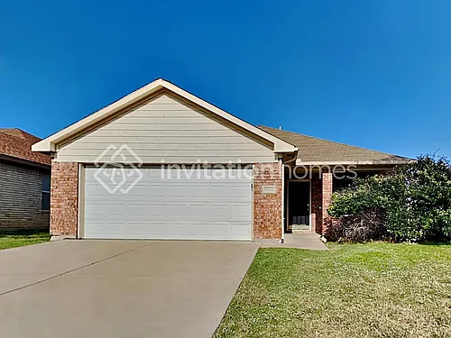 950 Heather St Photo 1