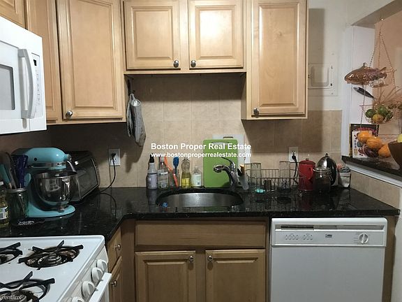 16 Hereford #3 Boston - Back Bay Unit Photo 8