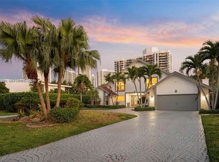 413 Holiday Dr, Hallandale, FL 33009