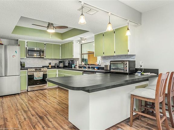 4th image of 219 Frederick St NW