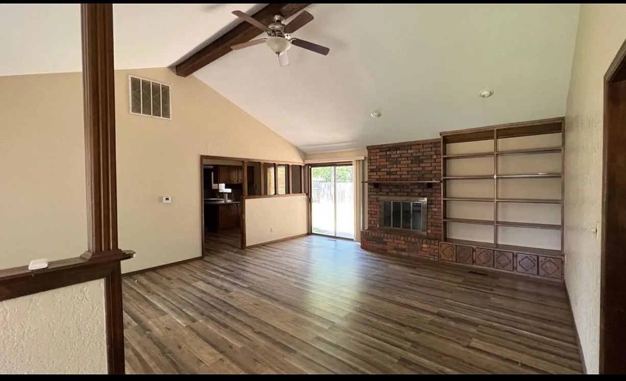 3 bed, 1600 sqft, $1,595 — Photo 2