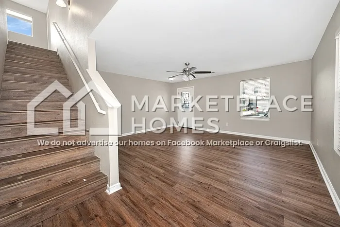 3 bed, 2.0 bath, 2026 sqft, $1,549 — Photo 2