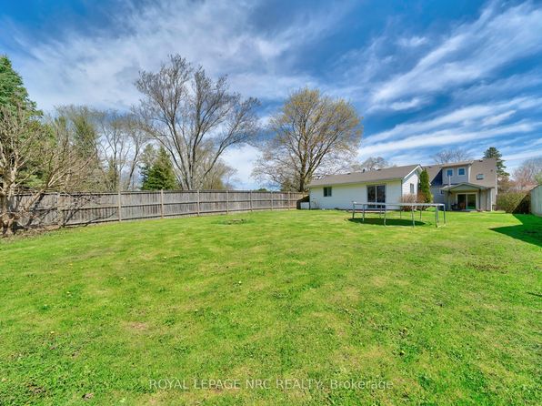 645 S Pelham Rd, Welland, ON L3C 3C7