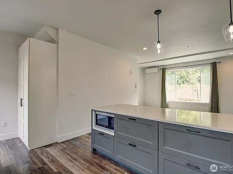 313 E Hazel St #D — Photo 24