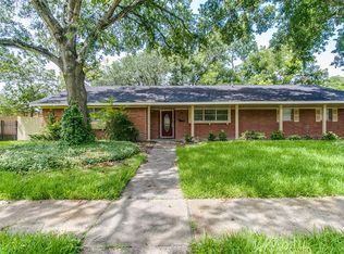 10302 Carlow Ln, La Porte, TX 77571