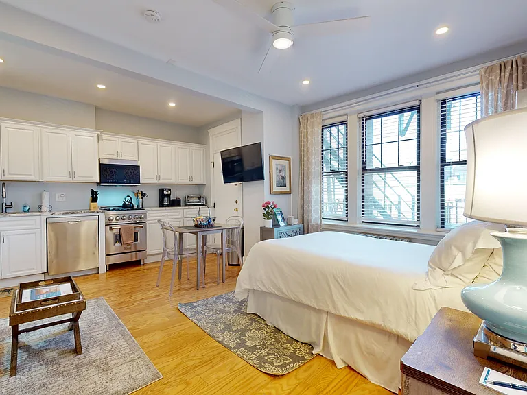 185 Chestnut Hill Ave #6 — Photo 5