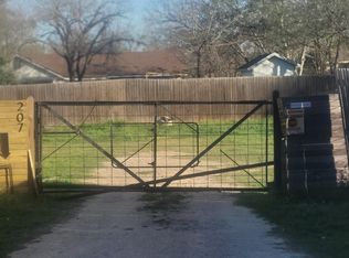 207 Munro St, Liberty Hill, TX 78642
