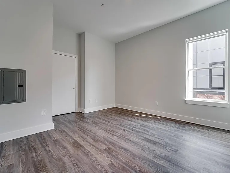 660 Grand St #310 — Photo 12