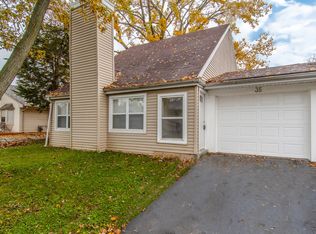 35 Honeybear Ln, Romeoville, IL 60446