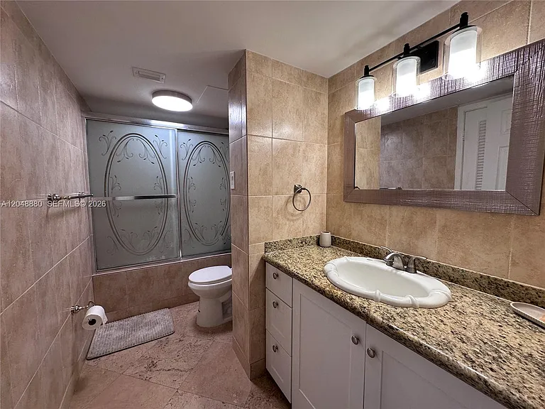 18021 Biscayne Blvd #702 — Photo 10