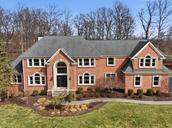 4 Michele Crossing, Raritan Twp., NJ 08822