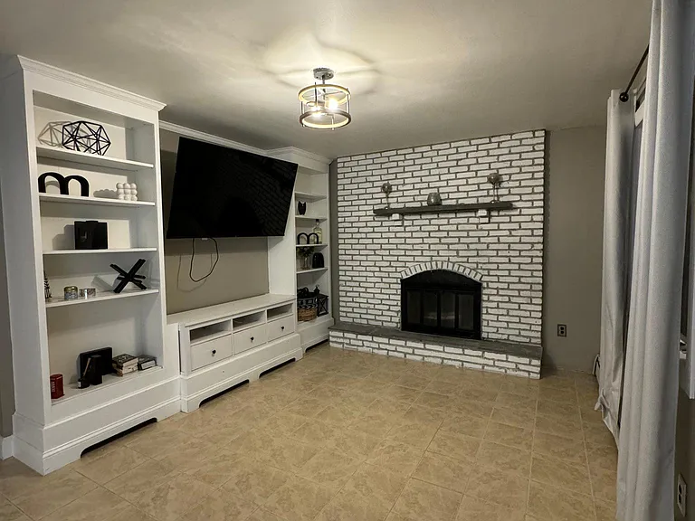Illona Ln — Photo 2