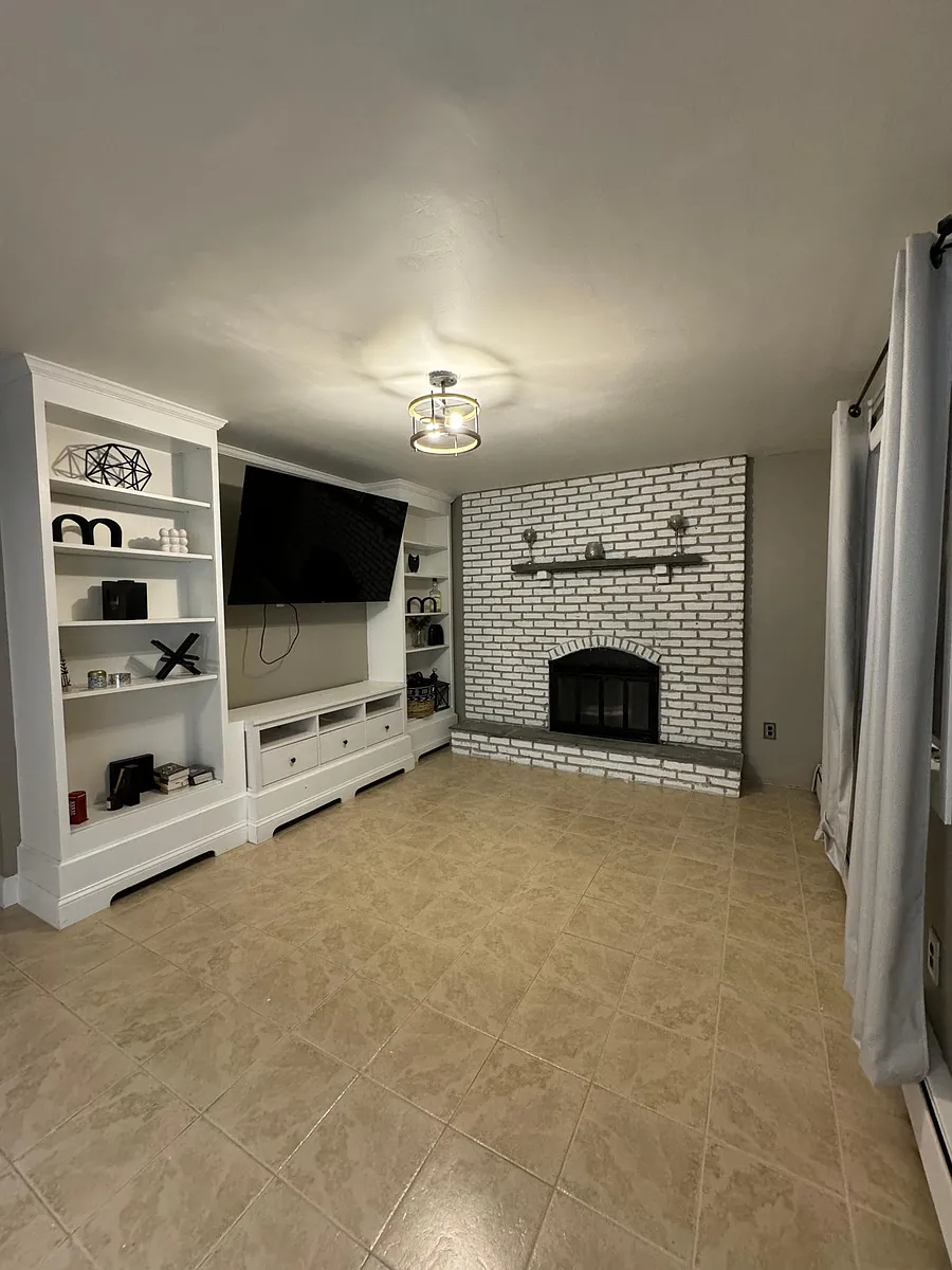 Building Photo - Illona Ln