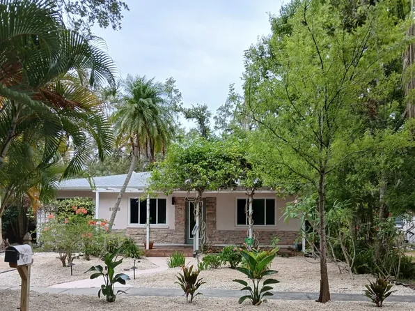 1642 Catalonia Ln, Sarasota, FL 34239