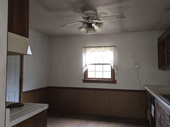 5th image of 222 Guntown Rd