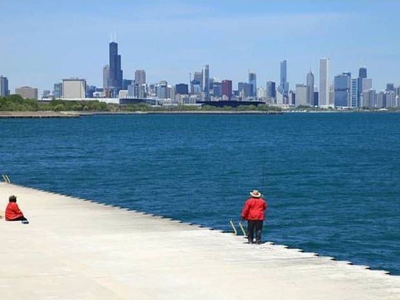 Lake - 4 Blocks Away!