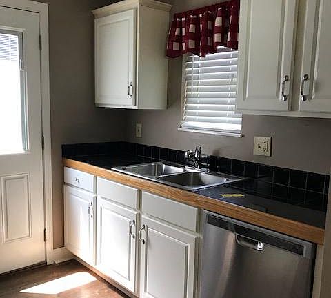 4th image of 2430 Bernhurst Dr