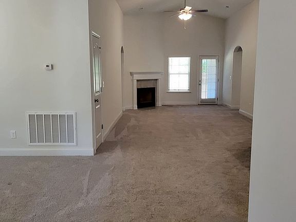 3rd image of 125 Harold Murphy Dr