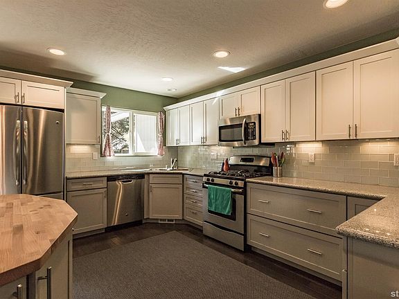 3rd image of 1045 Carson Ave