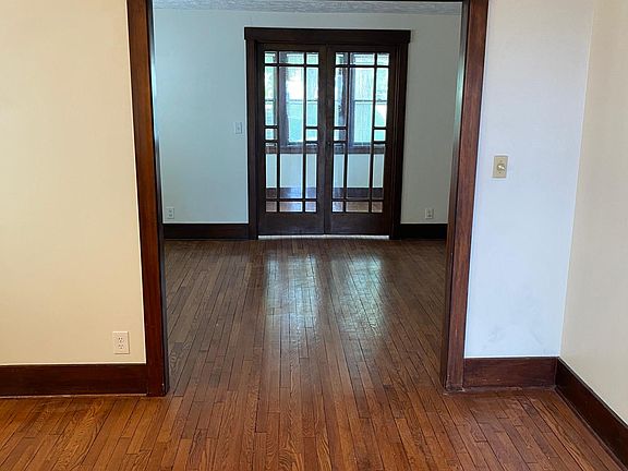 4th image of 553 S 35th Ave #1