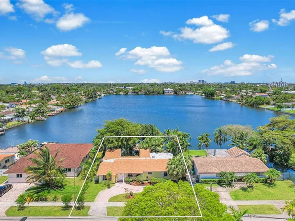 2475 NE 209th Ter, Miami, FL 33180