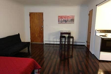 2nd image of 1920 Kemper Ln APT 1