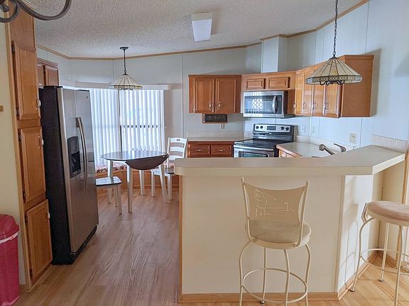 3rd image of 323 Crestwood Dr