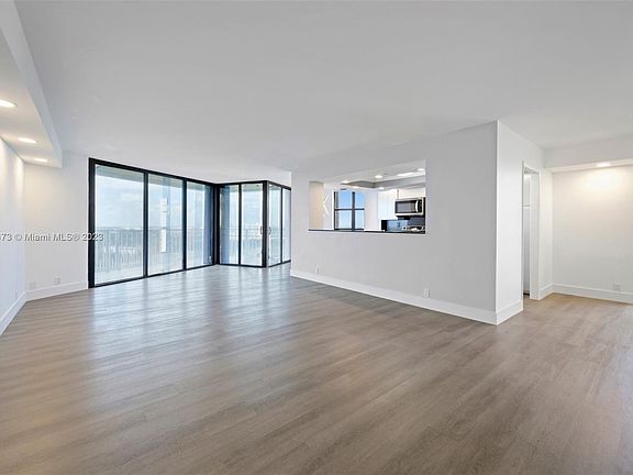 3rd image of 1000 Quayside Ter APT 1801