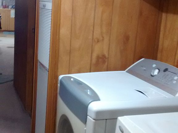 4th image of 2312 Oakwood Ave