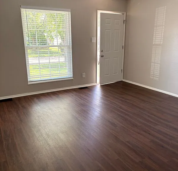 4076 Fox Island Dr — Photo 4