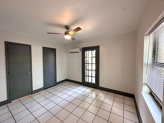 4th image of 1418 SW 27th St #8