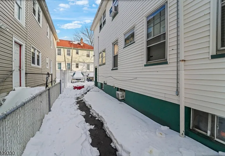 168 Carolina Ave — Photo 11