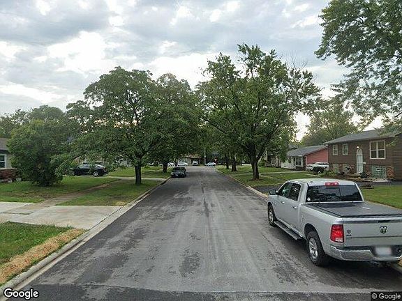 Exterior Neighborhood (street photo)