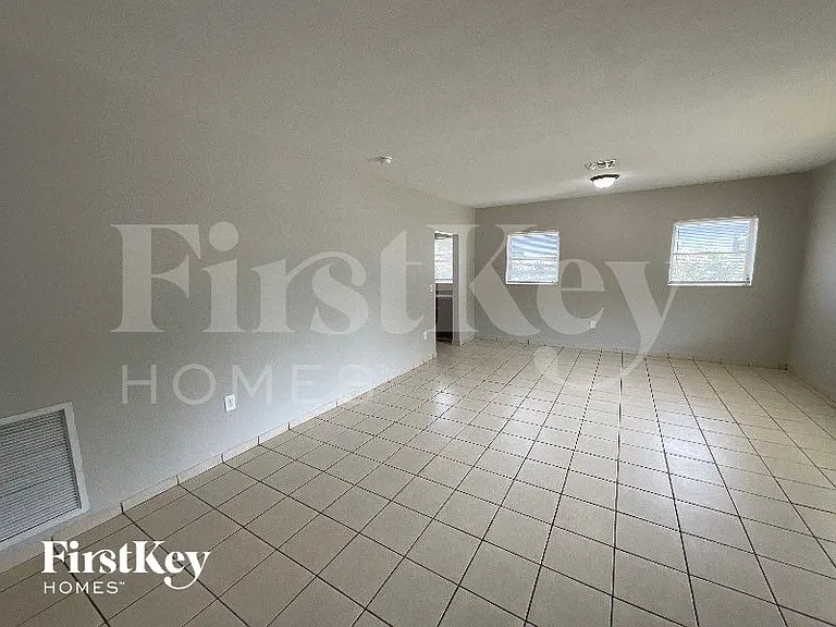 1350 NW 132nd Ter — Photo 5