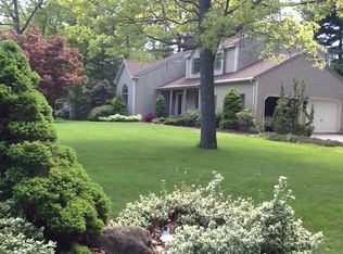 10 Roxbury Rd, Plantsville, CT 06479