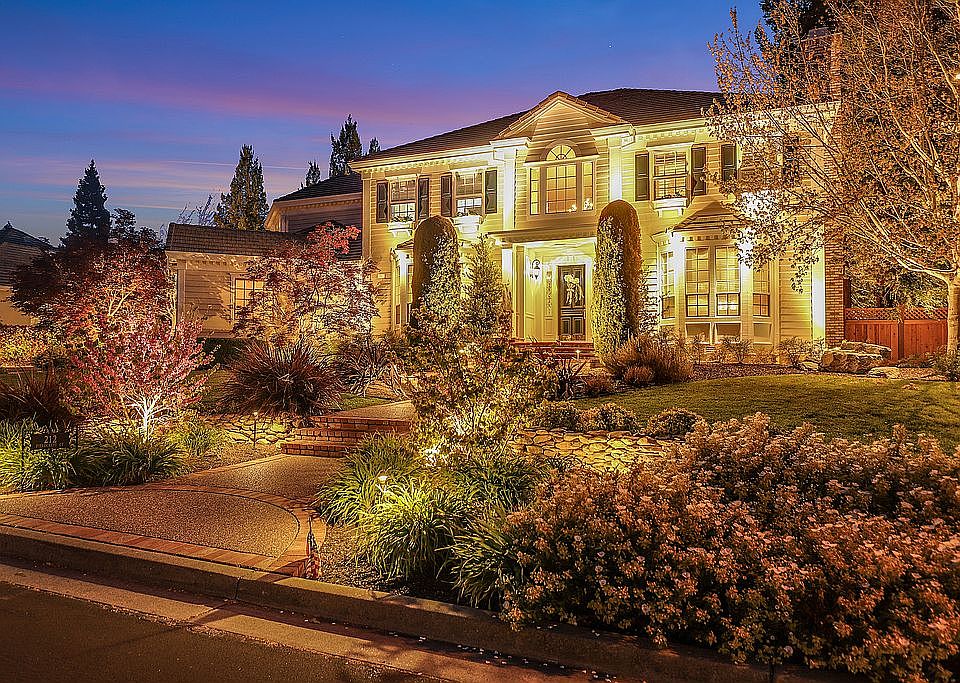 1st image of 212 Fieldcrest Ct