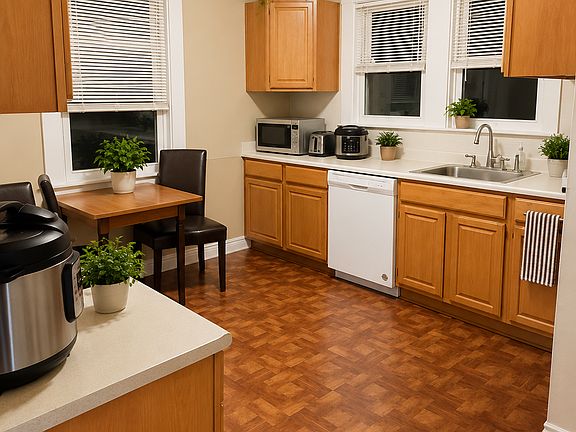 4th image of 23 Burr St #2