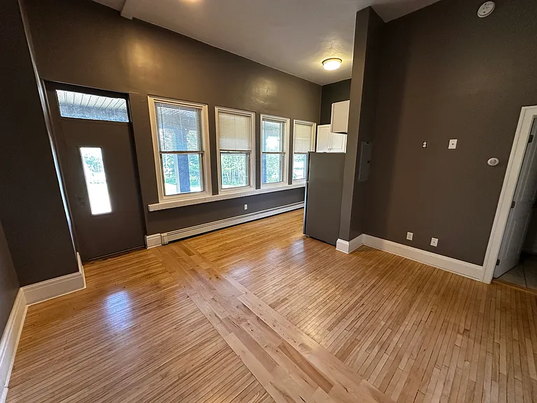 204 Central Ave #6 — Photo 2