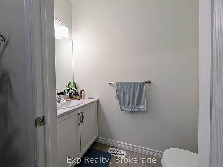 96 Athabaska Dr — Photo 25