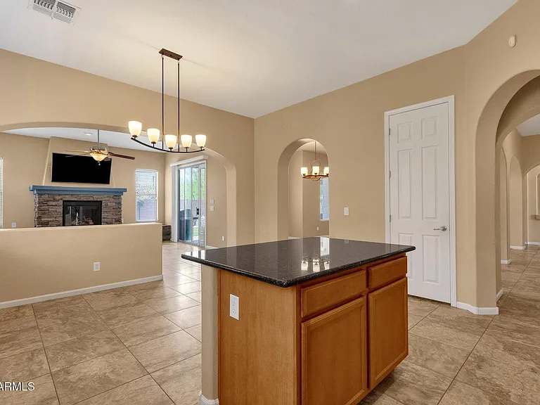 2403 E Robb Ln — Photo 13