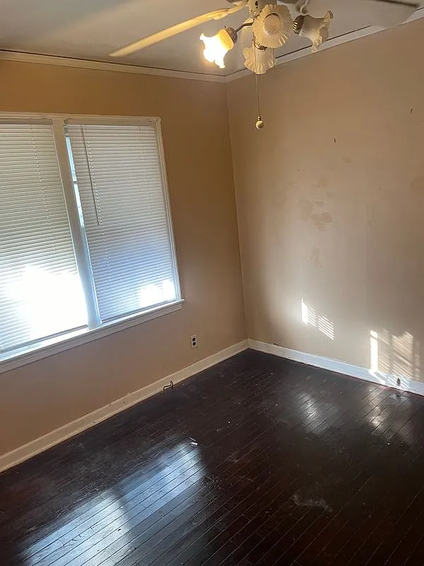 2 bed, 1.0 bath, 928 sqft, $900 — Photo 2