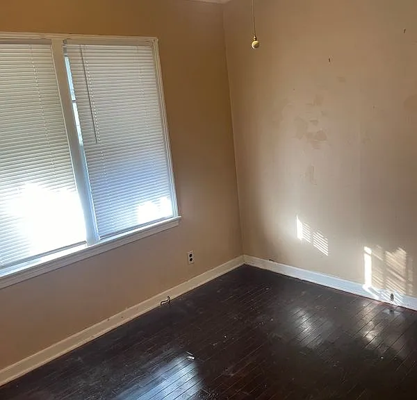 7228 Tracy Ave — Photo 2
