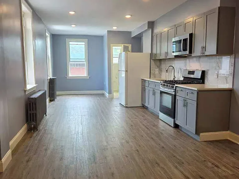 606 Tasker St #2 — Photo 3
