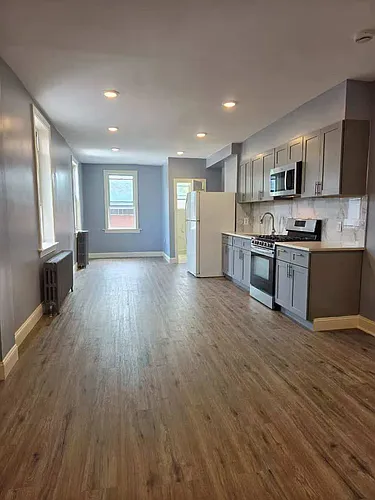 606 Tasker St Photo 1