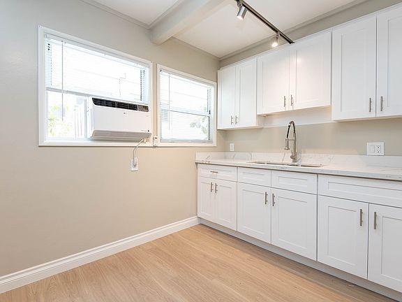4th image of 7366 W Manchester Ave #B