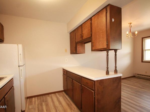 1516 6th Ave N, Grand Forks, ND 58203