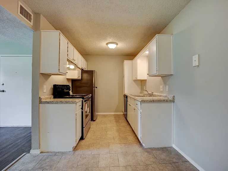 Ramsey Square Apartments — Photo 27