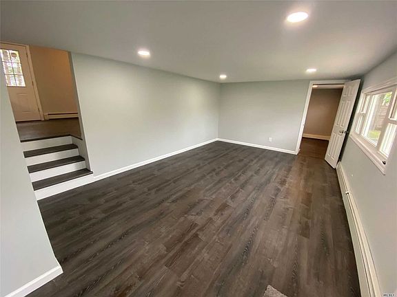 3rd image of 10 Dillon Ave